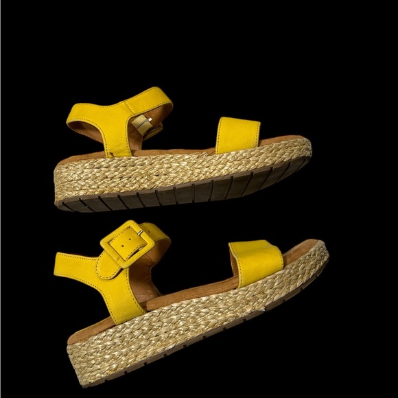 ♥️  Yellow Calmwater Sandals Kenneth Cole Reaction Size 8 - Picture 4 of 7